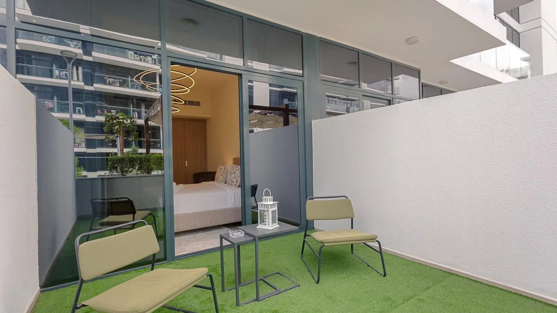Sleek Studio Apartment In Azizi Riviera Dubai 0*,